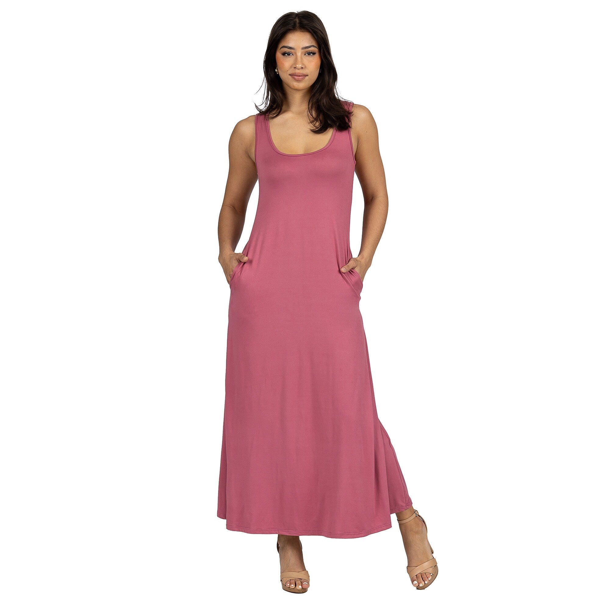 24seven-Comfort-Apparel-Scoop-Neck-Sleeveless-Maxi-Dress-with-Pockets_d887343b-5748-4ca3-8be5-fc421e9ffdd1